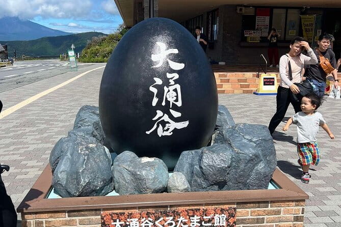 Private tour - Scenic Fuji Escape: Hakone, Peace Park & More - Lake Yamanaka and the Fuji Five Lakes