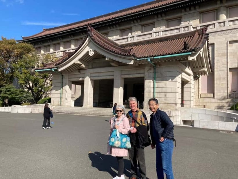 Private Tour Through the Tokyo National Museum & Ukiyo-e - Meeting your guide near Ueno Park