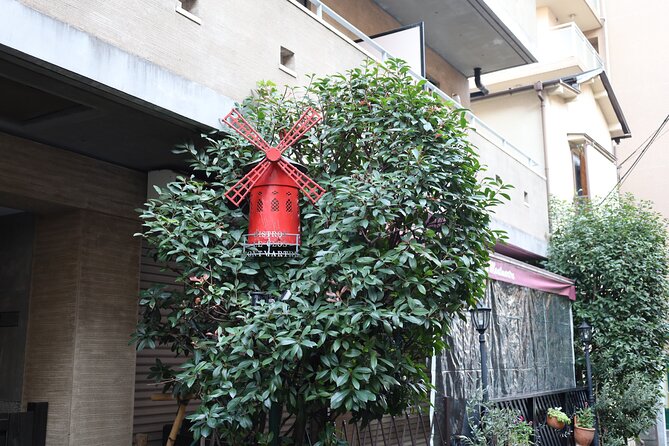 Private Walking Tour: The Little Kyoto of Tokyo, Kagurazaka - The Ushigome Gate and the scale of Edo Castle
