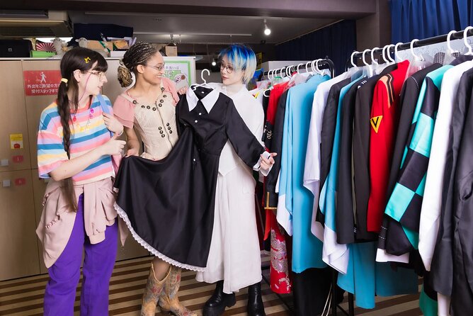 Professional Cosplay Photography Experience with English Guide - Styling and makeup before the camera