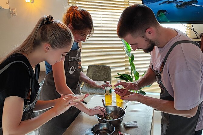 Ramen & Dumpling Cooking in Tokyo with Chef/Vegan possible - Why the meal is more than a demonstration