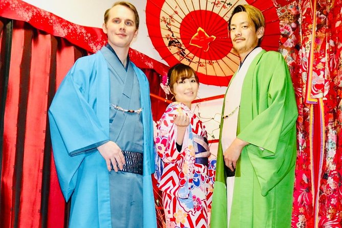 Ride a rickshaw wearing a kimono in Asakusa! Enjoy authentic traditional culture! - The rickshaw pickup and photo stop