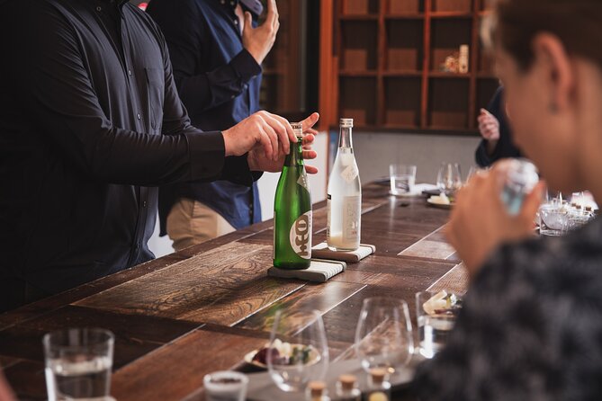 Sake Omakase in Tokyo: Guided Tasting by Certified Sommeliers - What the small bites add to each pour