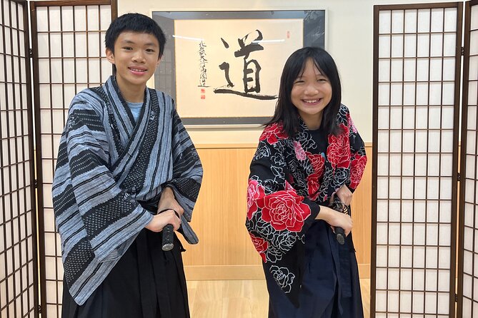 Samurai Experience in Tokyo / SAMURAI've - Learning the basic katana movements
