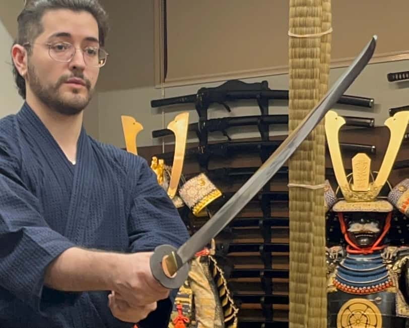 Samurai sword cutting experience - From ordinary clothes to iaido practice wear