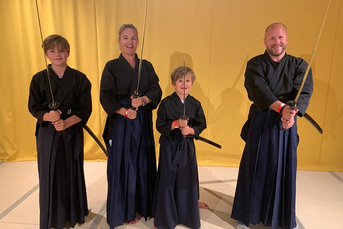 Samurai Sword Experience (Family Friendly)at SAMURAI MUSEUM TOKYO - The sword lesson: practice before performance