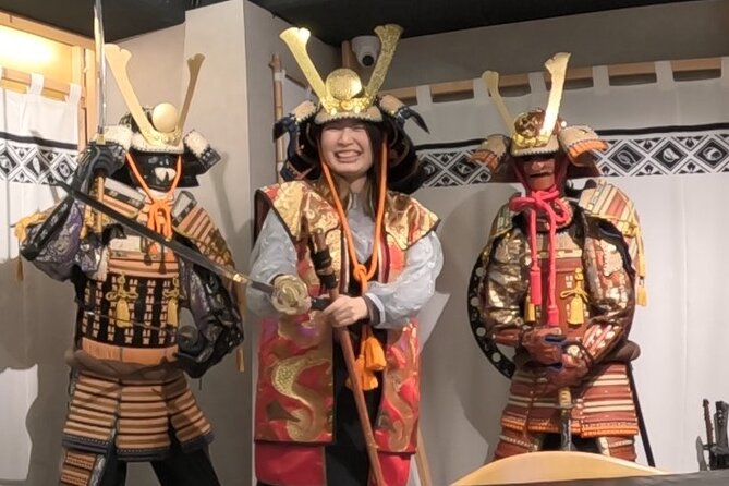 Samurai Sword & Sushi Experience with Chef Live Shows in Asakusa - Learning sushi from a Japanese chef