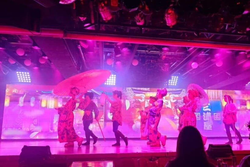 Samurai themed Entertainment show in Shinjuku - Who will enjoy this most