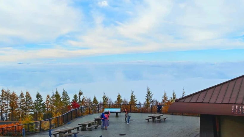 [Seasonal Limited] Mt. Fuji 5th Station &Hot Spring Day Tour - The red pagoda view at Shintaku-yama Asama Park