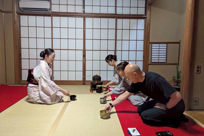 Shibuya Authentic Tea Ceremony with experienced instructor - First, learn how matcha reaches the bowl