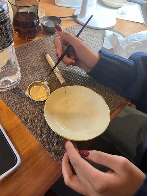 Shibuya Tokyo: Modern Kintsugi Workshop in Shibuya - Choosing the crockery you will repair