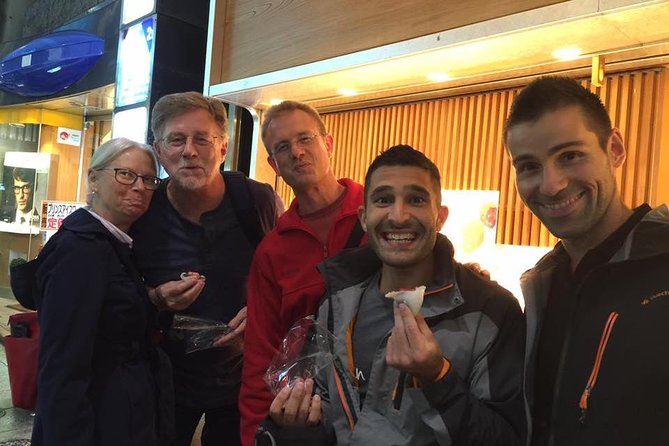 Shimbashi Hidden Gem Walking Tour - How much food and drink do you get?