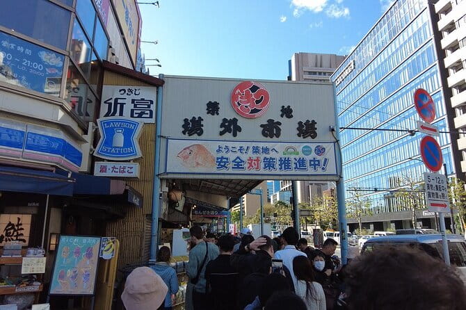Shinjuku: Food Tour – 15 Dishes & 3 Drinks at 4 Eateries - The guides shape the quality of the evening