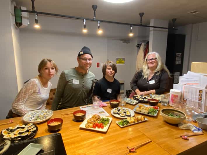 Shinjuku Tokyo: Authentic Japanese Home-Style Culinary Class - Menu C: Rolled Sushi and Teriyaki