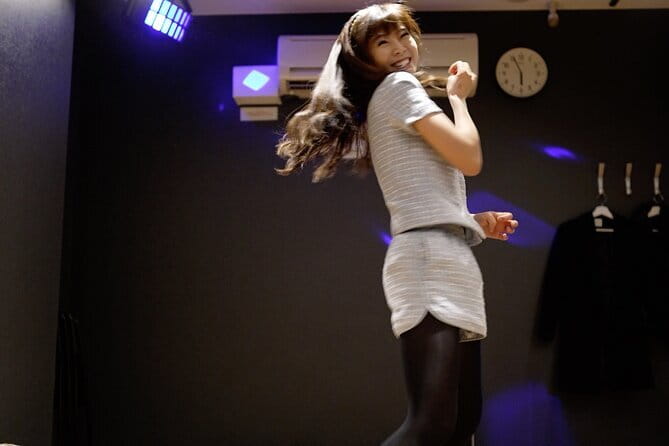 Shuffle Dance in Tokyo with a TikTok Star - Intermediate Level - Who will get the most from this class