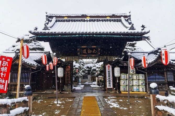 Snow Monkey Park & Zenkoji Temple Nagano Pvt. Full Day Tour. - Who should book this Nagano day trip?