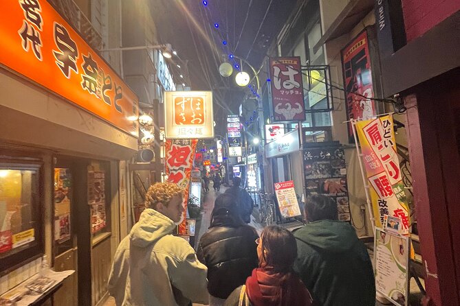 Solo Travelers Unite in Tokyo - One hour of karaoke with a guide who joins in