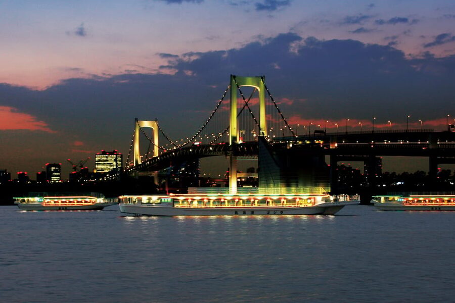 Sumida River: Japanese Traditional Yakatabune Dinner Cruise - Why this dinner cruise feels different from a standard Tokyo meal