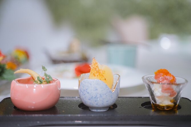 Sushi Making Experience in Shinjuku【Temaki】 - Making dashi-maki tamago with a sushi chef