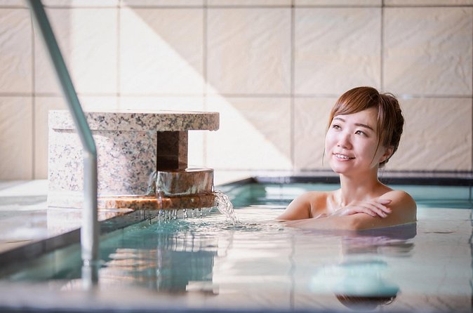 Tattoo-friendly open-air Onsen & drink - How to behave in the onsen