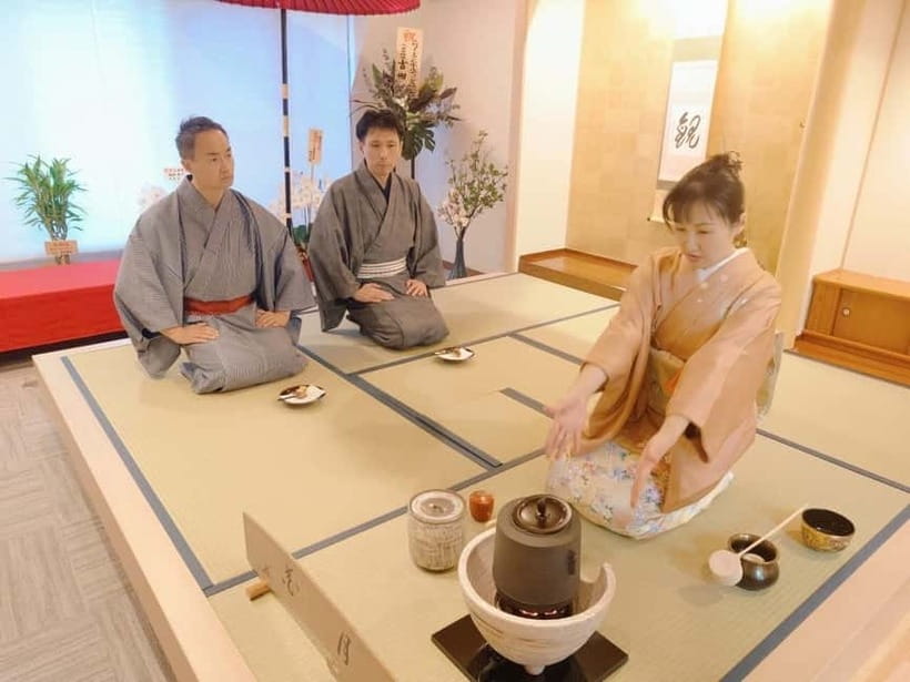Tea ceremony experience in Japanese-style room 60min - Booking details worth checking
