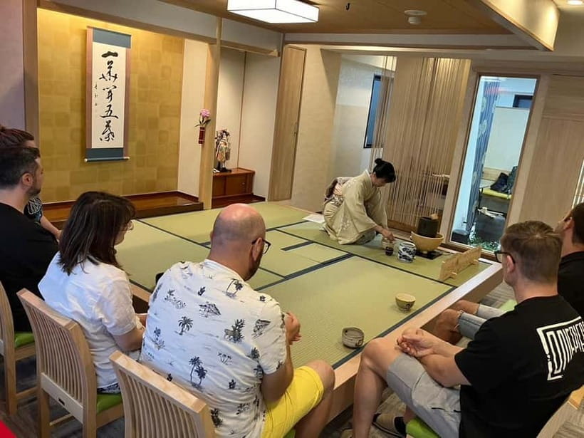 Tea ceremony experience in Japanese-style room 60min - Entering Wasako near Asakusa