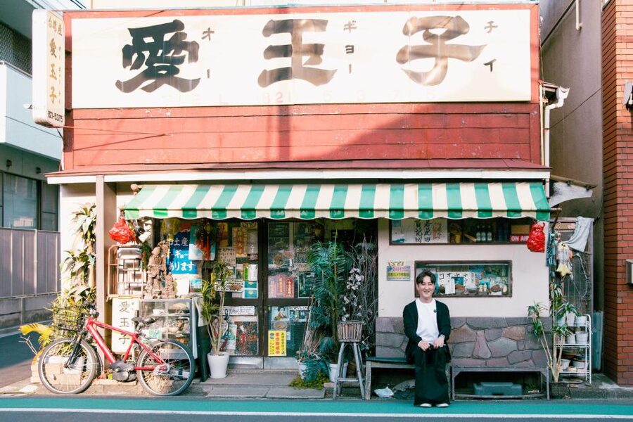 Tokyo: 1-Hour Private Photoshoot - The photographers and communication