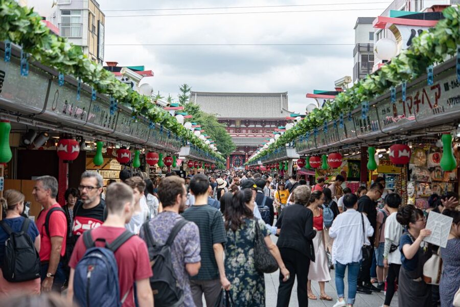 Tokyo: 2-Hour Asakusa Food Hunt & Cultural Tour - Handmade rice crackers with a century of tradition