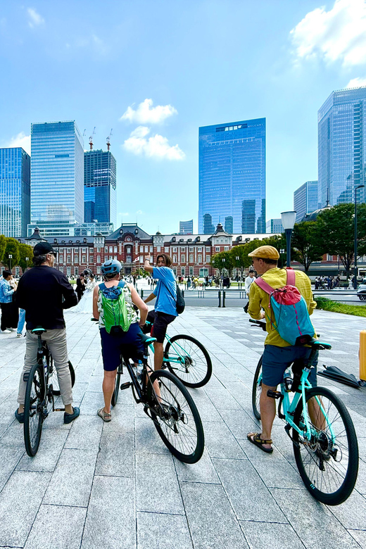 Tokyo: 3-Hour Bike or E-Bike City Highlights Tour - The guides make the short stops count