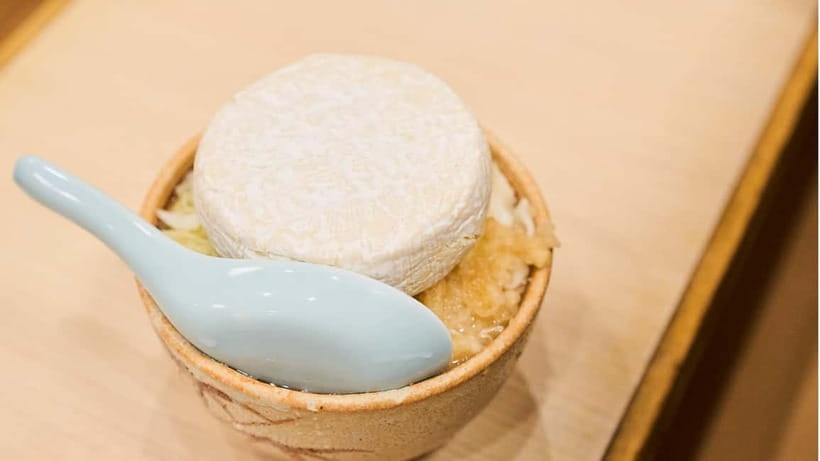 Tokyo: Asakusa Guided Food Tour with 12 Dishes & 3 Drinks - From Kaminarimon Police Box into local food stops
