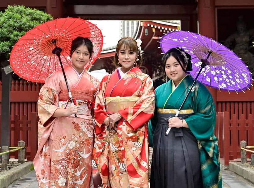Tokyo: Asakusa Kimono Dressing and Matcha Experience - Choosing a kimono near Kaminarimon Gate
