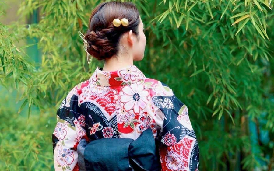 Tokyo: Asakusa Kimono Rental Experience - Finding the shop and getting ready