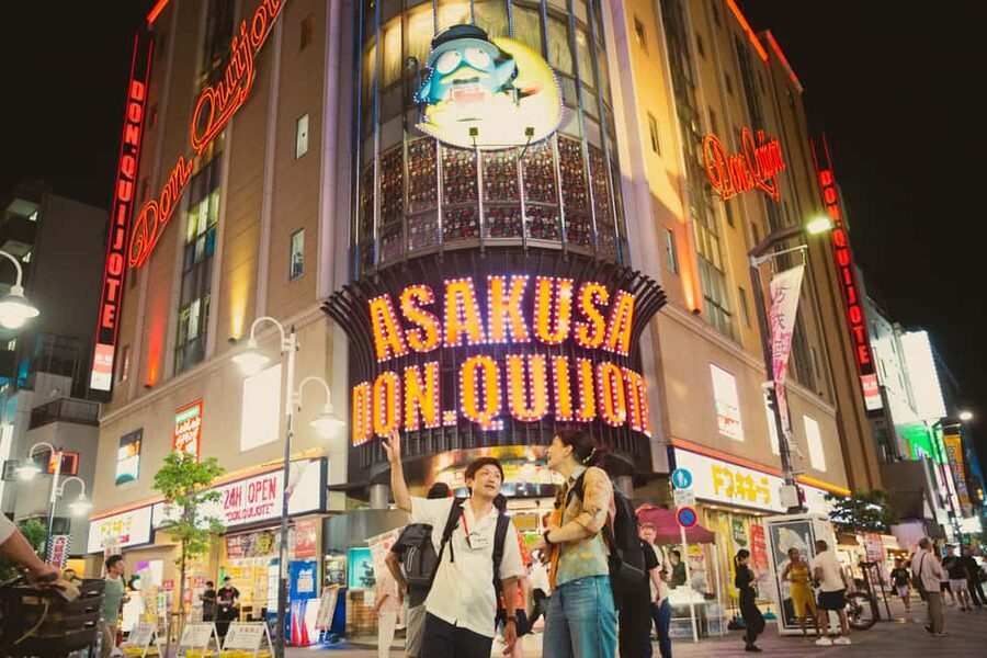 Tokyo: Asakusa Photogenic Night Walk with 1 drink - Senso-ji under evening lights