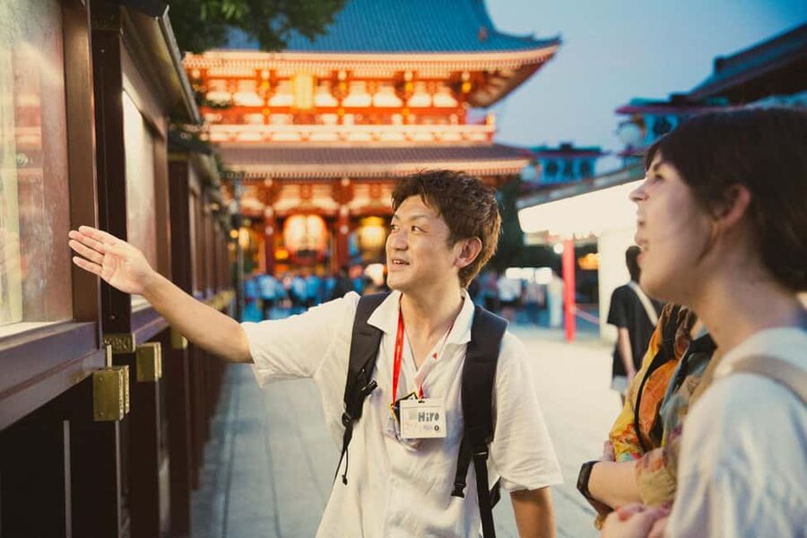 Tokyo: Asakusa Photogenic Night Walk with 1 drink - Hanayashiki and the old-fashioned side of Asakusa