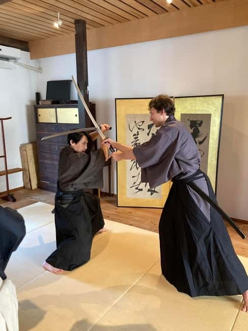 Tokyo Asakusa : Samurai School, Become a Samurai Warrior - Bowing, respect, and the first sword movements