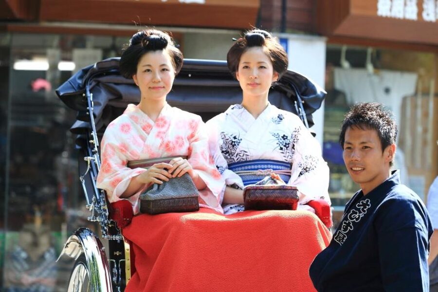 Tokyo: Asakusa Sightseeing Tour by Rickshaw - Why a rickshaw works so well in Asakusa