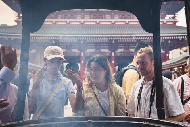 Tokyo: Asakusa Temple & Shrine Walking Tour with Local Guide - Sensoji Temple, from first gate to main hall