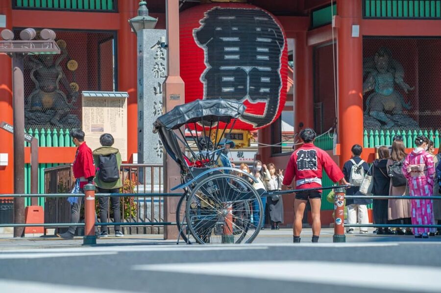 Tokyo: Asakusa tour by rickshaw - Booking flexibility and practical details