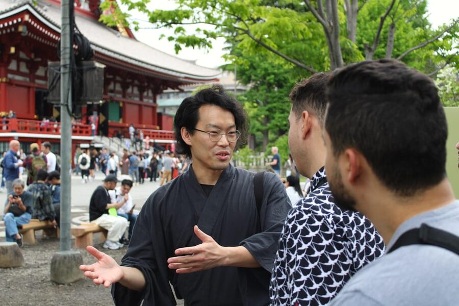 Tokyo: Asakusa Walking Tour & Comedy Night - From temple manners to a local comedy bar