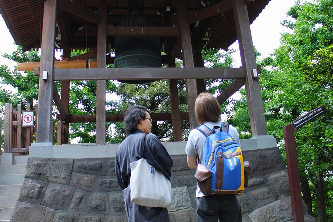 Tokyo: Asakusa Walking Tour with Japanese Comedian - What the small group and short duration mean