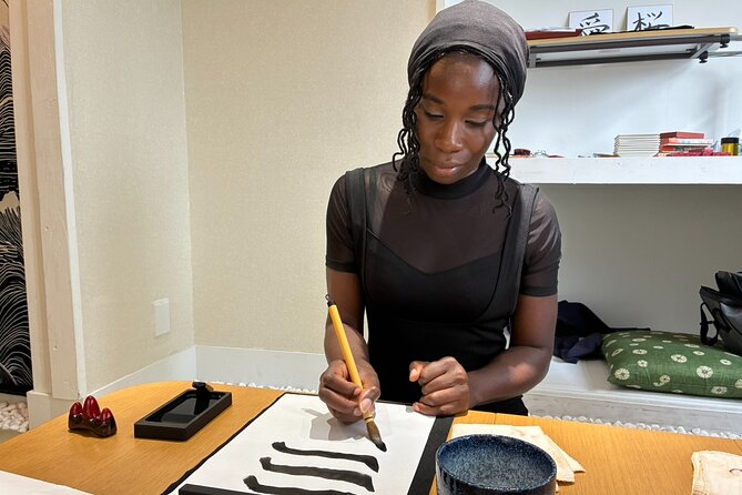 Tokyo: Calligraphy Experience at Japanese Room in Shibuya - A calm pause in central Shibuya