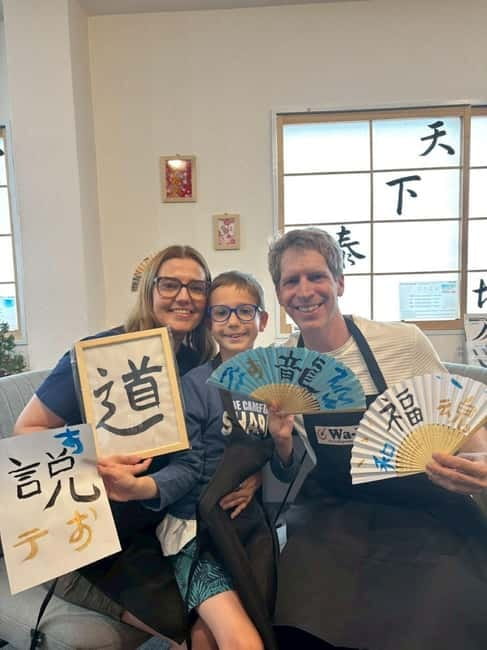 Tokyo:Calligraphy &Make your original folding fan in Asakusa - Starting with posture, brush, and ink
