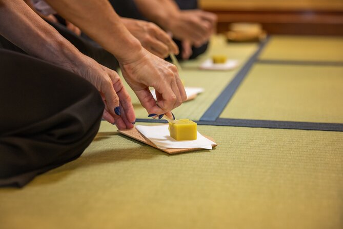 Tokyo: Casual Japanese Tea Ceremony Experience - Making your own bowl of matcha
