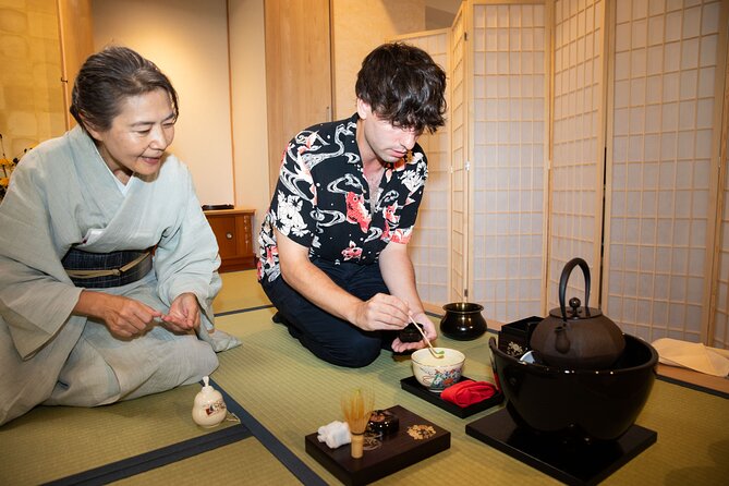 Tokyo: Casual Japanese Tea Ceremony Experience - A small group capped at eight people