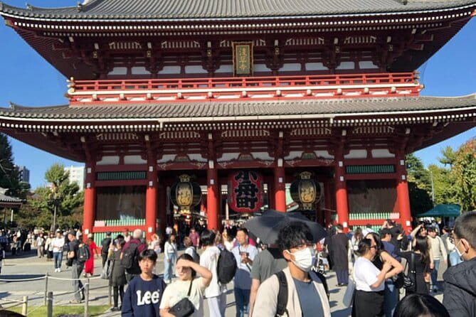 Tokyo Cherry Blossom Half Day Walking Tour with a Local Guide - Chidorigafuchi: the tour’s best water view