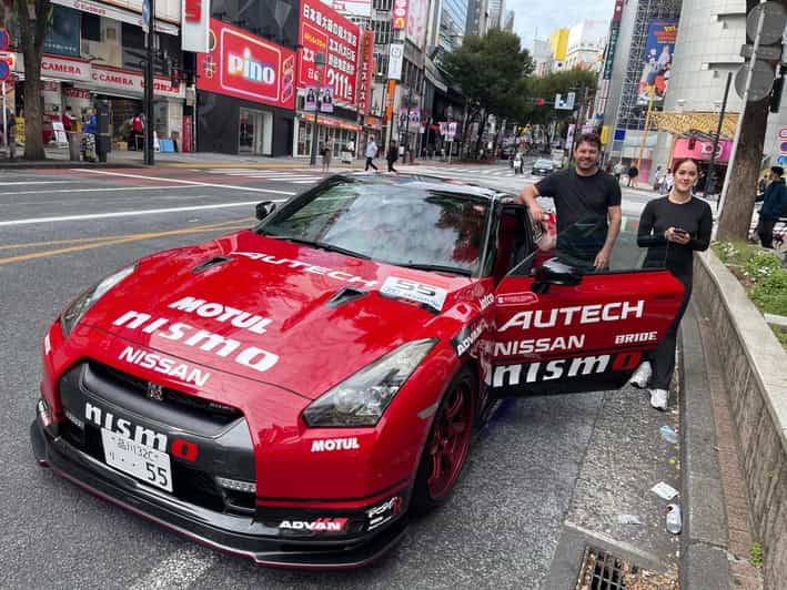Tokyo: Daikoku Self-Drive R35 GT-R Custom Car Experience - Shibuya Crossing: a quick city introduction