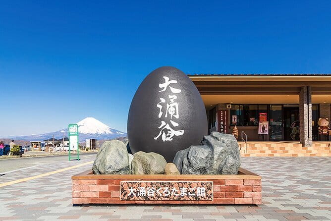 Tokyo Day Tour in Mt. Fuji, Lake Ashi Cruise and Owakudani Cable - Lake Ashi by pirate ship