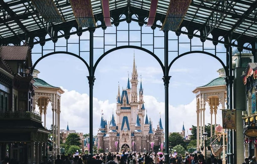 Tokyo Disneyland: 1-Day Entry Ticket and Private Transfer - Getting into Tokyo Disneyland with a QR code