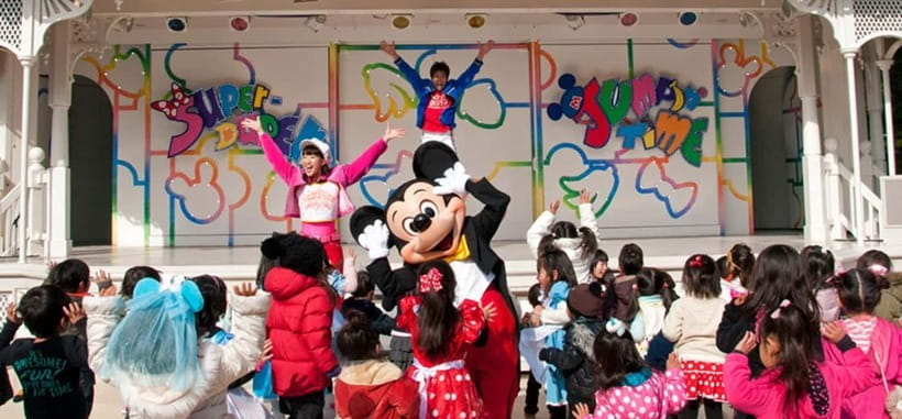 Tokyo Disneyland: 1-Day Entry Ticket and Private Transfer - What the $153 price really buys