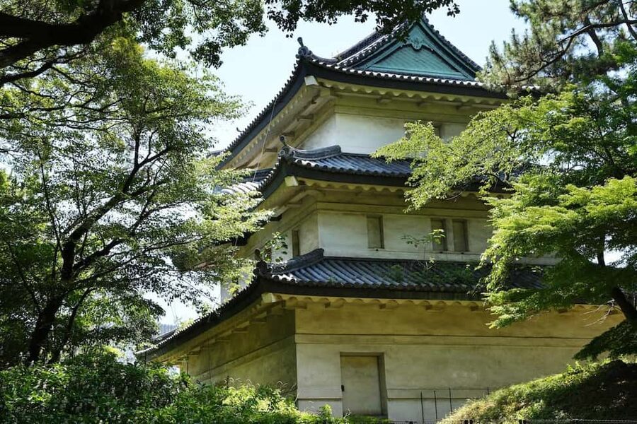 Tokyo: Edo Castle and Imperial Palace Guided Walking Tour - Ote-mon and the guards who controlled access